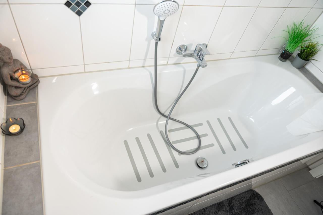 #1 Modernes Zimmer Mit Pool Und Garten Memmingen Luaran gambar